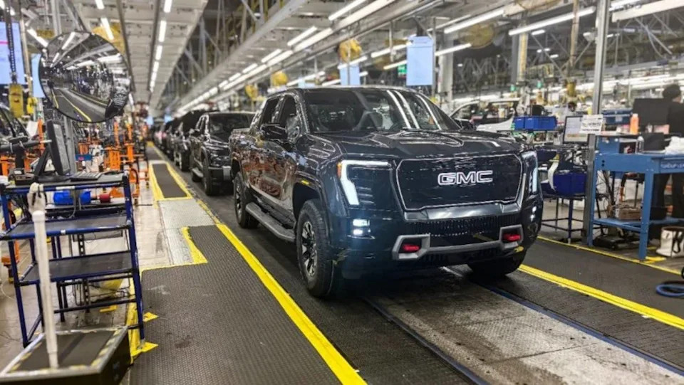 GM Starts Shipping EVs With Recycled Batteries