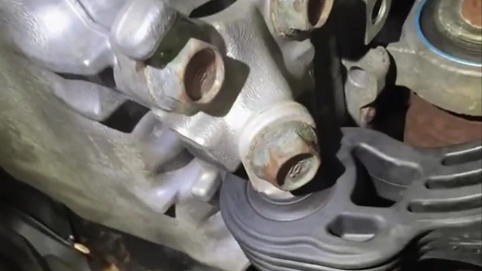 Honda CR-V Driver Claims He Caught a Dealership in a "Lie" After He Took It for an Oil Change