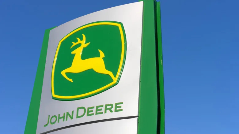 What Oil Should Be Used In A John Deere Riding Mower?