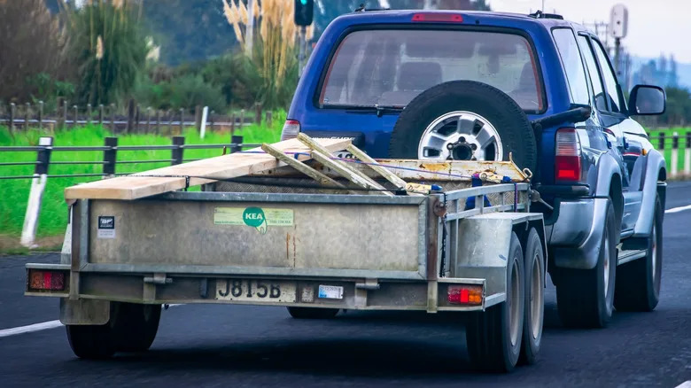 Square Vs. Round Trailer Axle: Which Should You Use?
