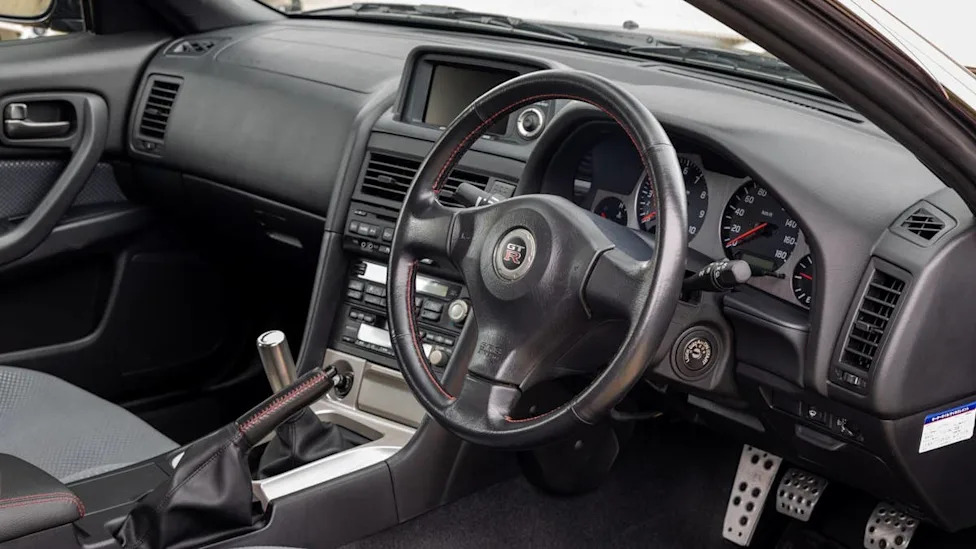 This 1999 Nissan Skyline GT-R V-Spec Pairs Midnight Purple With Just 6,000 Miles