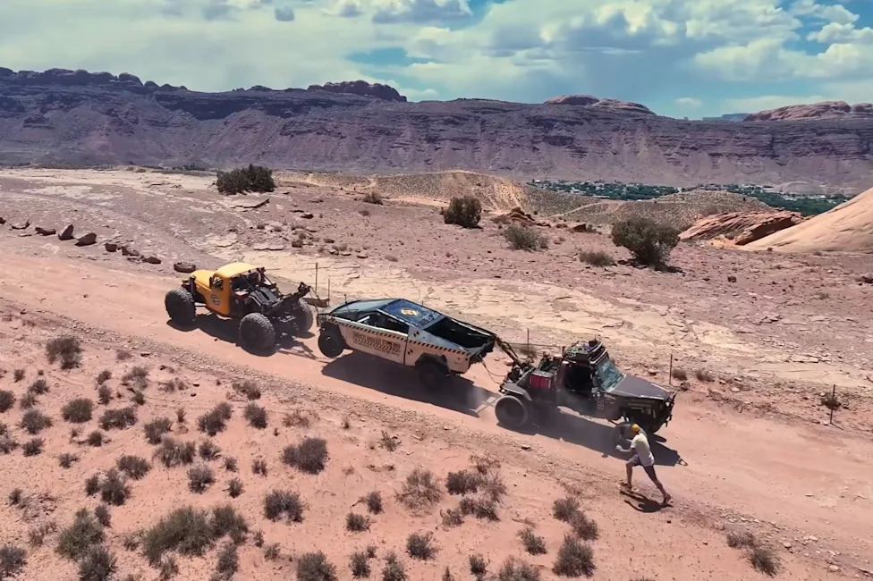 Tesla, Cybertruck, Tesla Cybertruck Gets Stranded in Moab, Matts Off Road Recovery Steps In