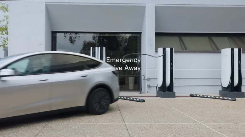Tesla, Tesla Rolls Out An Emergency Drive-Away Feature After Supercharger Shooting