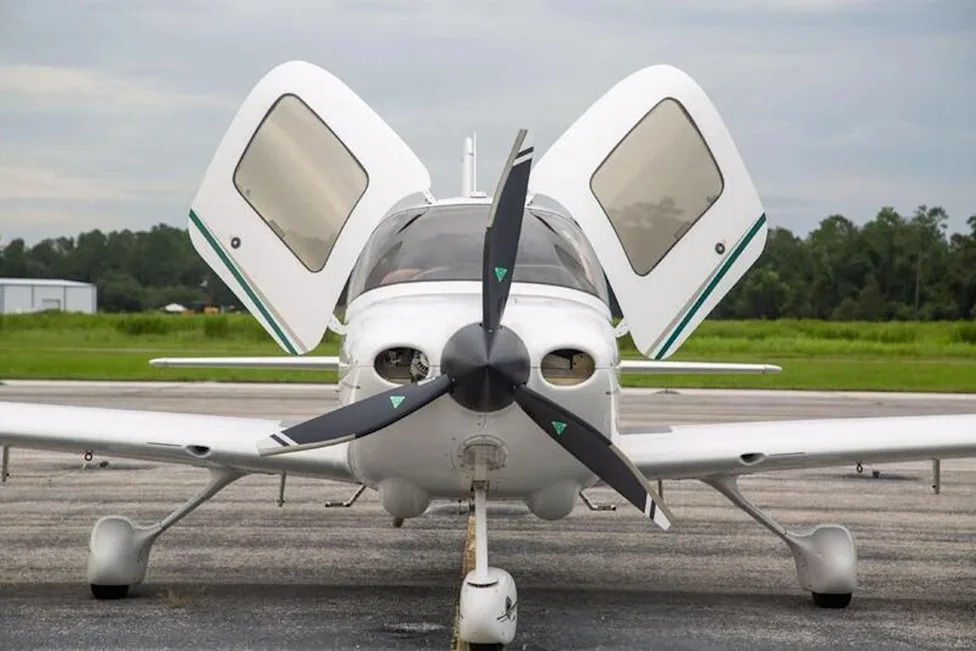 This 2005 Cirrus SR20 G2 Is a Comfort-Cruising ‘AircraftForSale' Top Pick