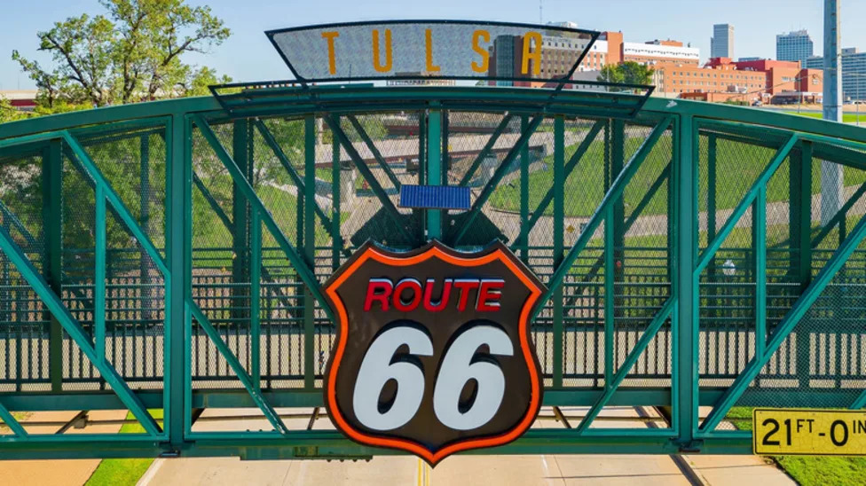 This US City's Classic Car Tribute To Route 66 Is Set To Shatter A Guinness World Record