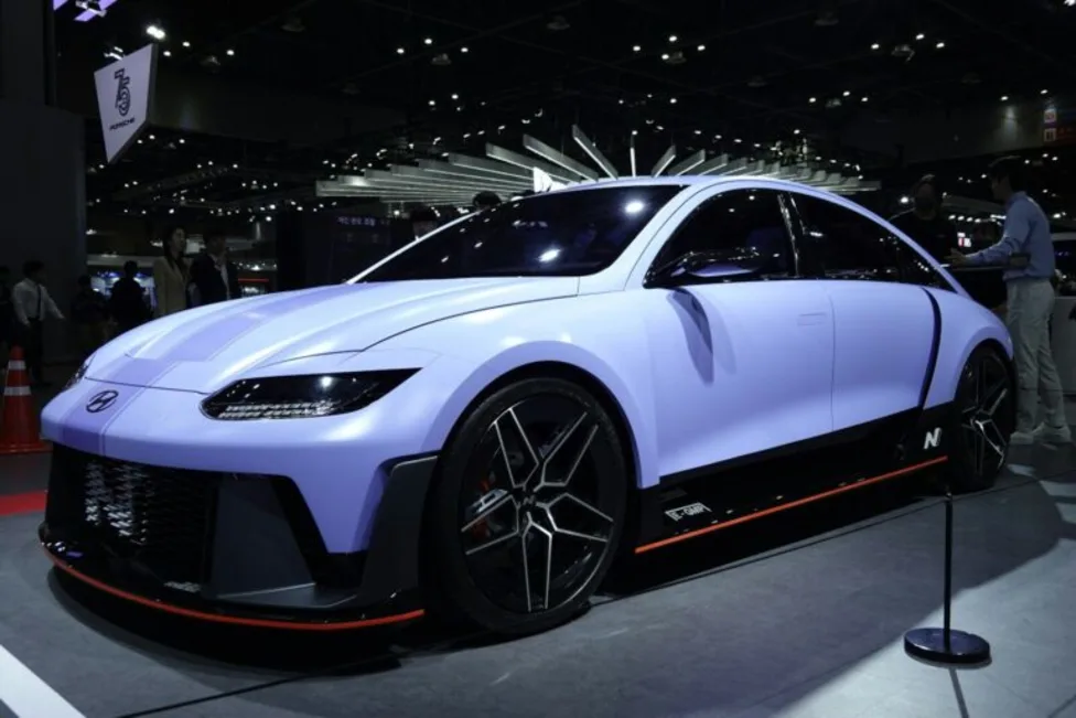 Hyundai, Hyundai Ioniq, Hyundai Ioniq 6, Nissan, Nissan GT-R, Hyundai Ioniq 6 N Beats 650-HP Tuned Nissan GT-R in Track Battle