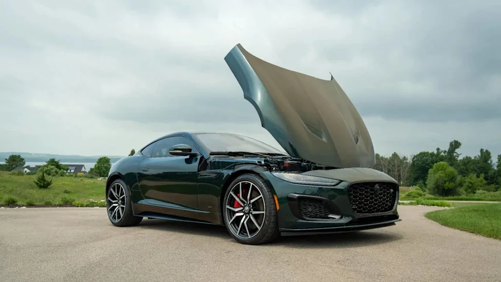 A 330-Mile 2024 Jaguar F-Type R75 Just Hit the Market at...