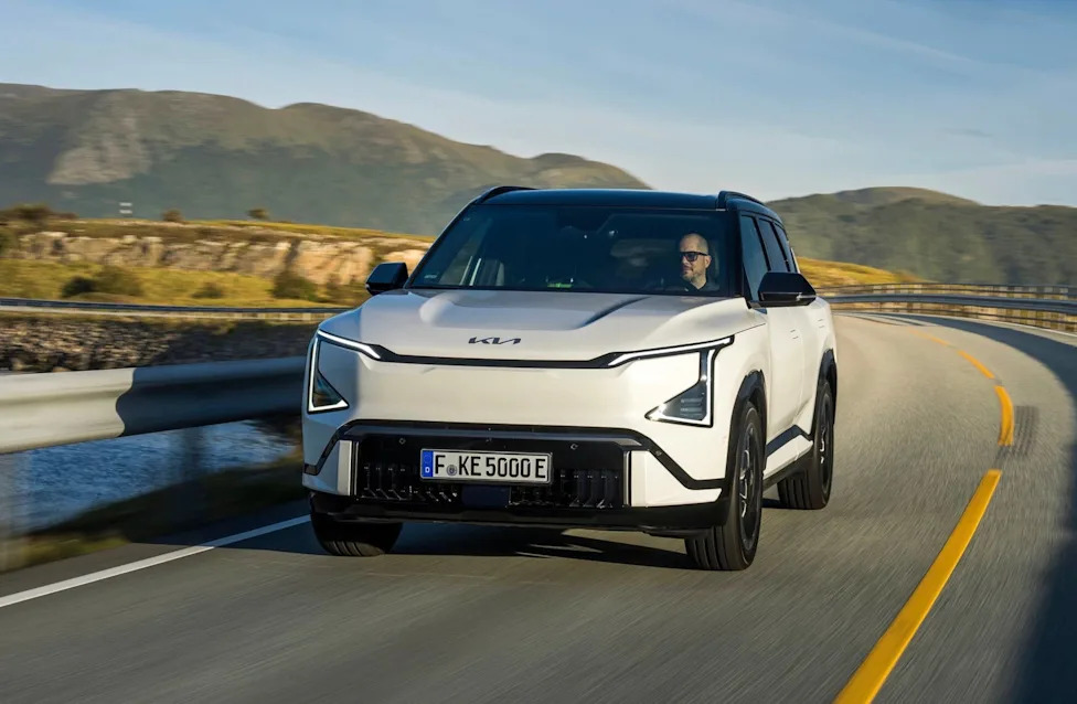 Kia's EV5 GT Is a 302-HP Tesla Model Y Alternative America Can't Buy