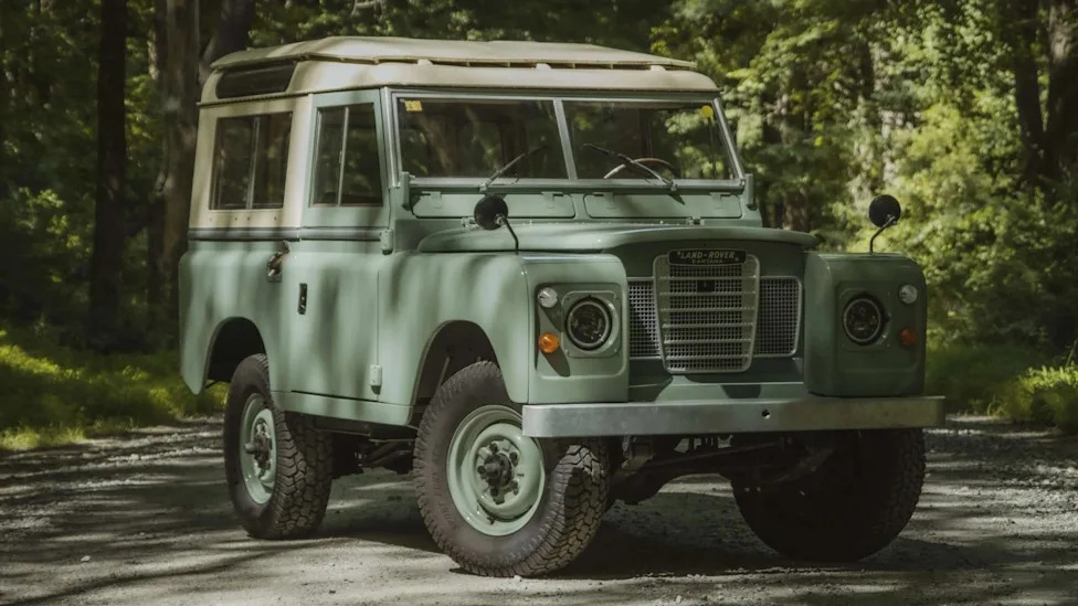 Land Rover, Rover, Restored 1976 Land Rover Series III Santana 88 Heads to Market in Greenwich