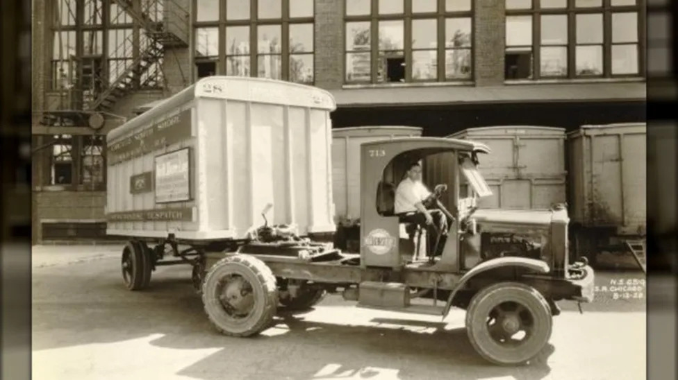 How A 1915 Patent For A 'Rocking' Coupling Made The Modern Semi Truck Possible