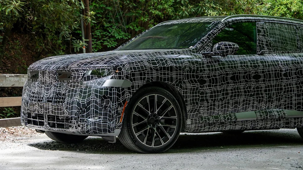 2028 BMW iX5