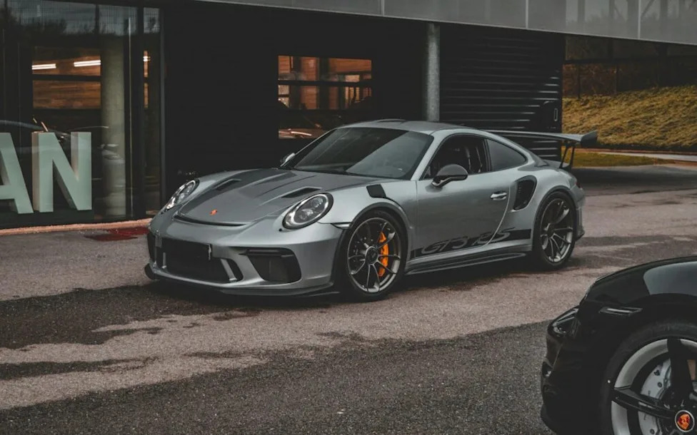 Porsche, Porsche 911, Porsche 911 to Stay True to Its Roots as CEO Rules Out Full Electrification