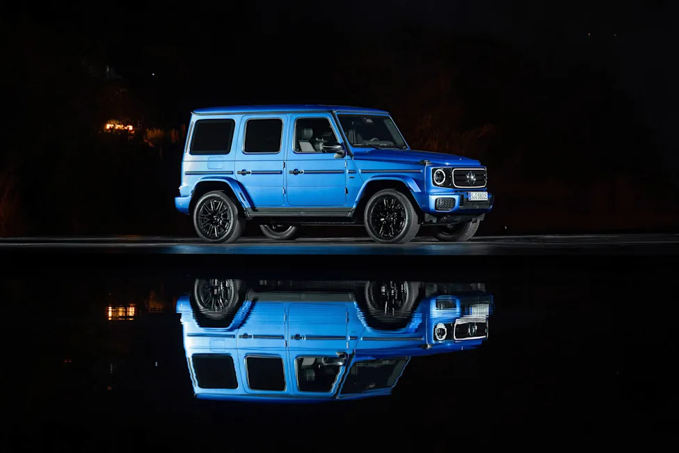 Mercedes Envisions an SUV That Floats Using Its Tires as Paddles