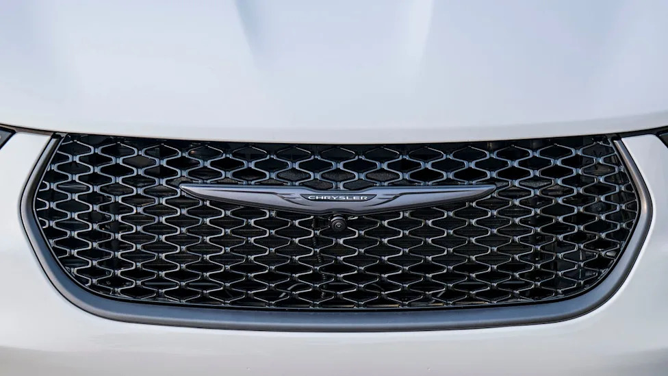 2028 Chrysler Arrow