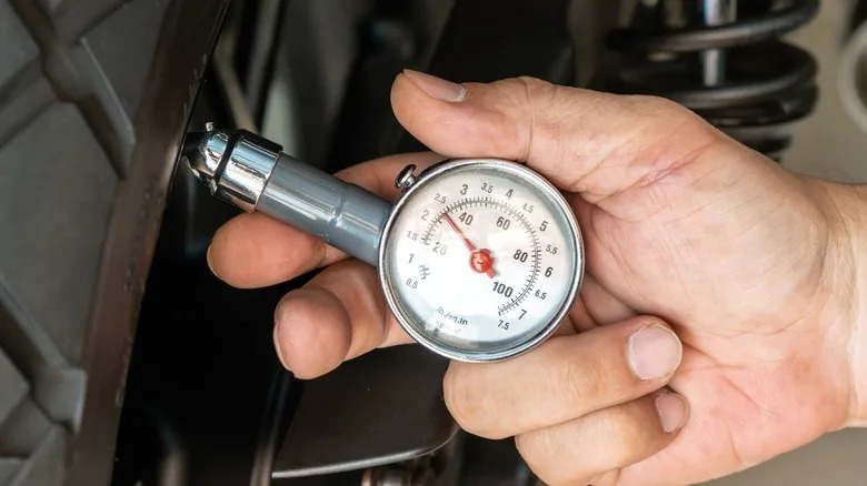 What PSI Should Dirt Bike Tires Be? How To Determine Tire Pressure