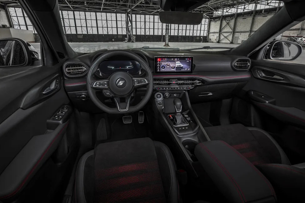Dodge and Alfa Romeo Recall 48,777 SUVs Over Seat Belts That Can Twist