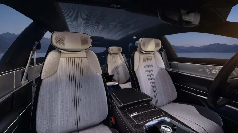 Cadillac Celestiq Night Test Takes The Car's Design Into the Dark