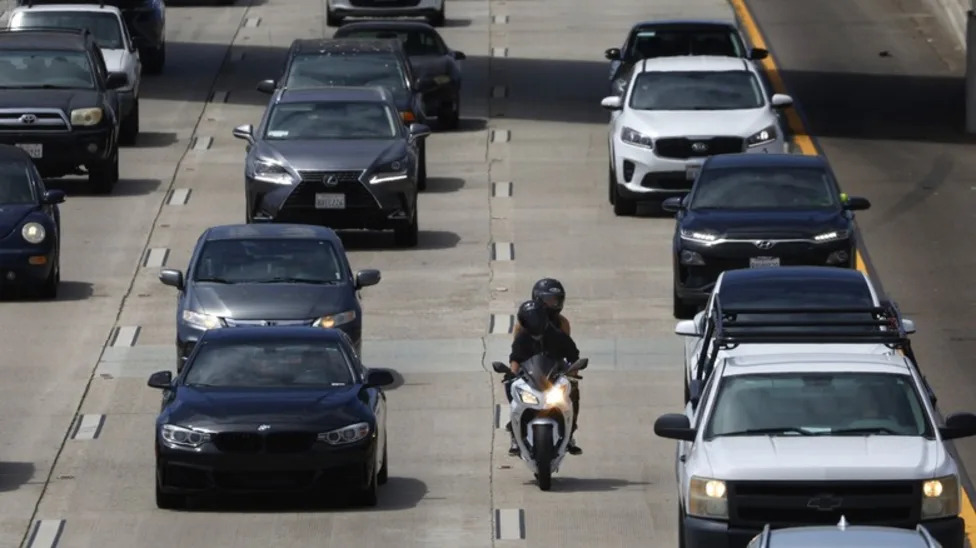 Motorcycle Lane Splitting Vs. Lane Filtering: What's The Difference?