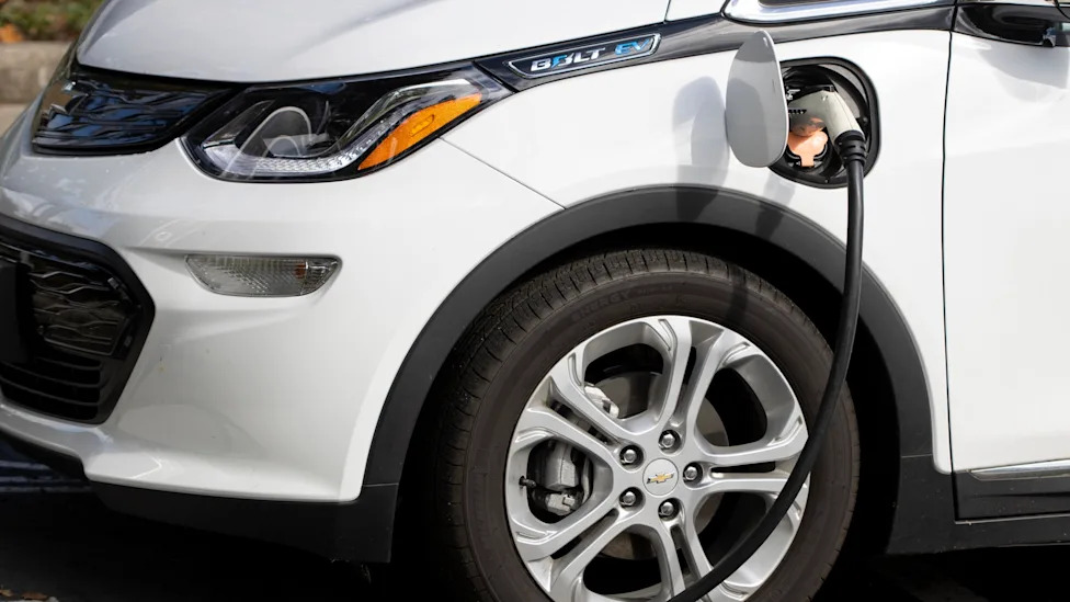Chevy, 'I don't ever turn it off': Chevy Bolt owner living in car asks if running AC 24/7 is ruining the vehicle