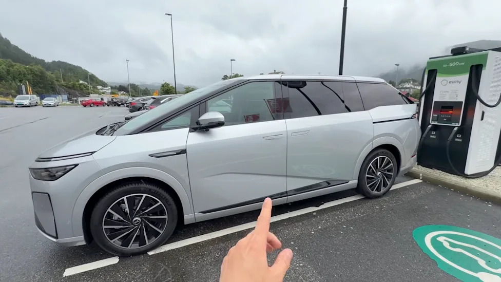 Xpeng, XPeng X9, Real-world test suggests the XPENG X9 may have cracked the biggest road-trip problem for large EVs