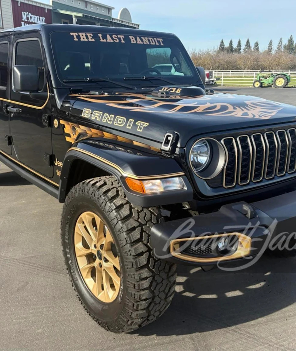 Jeep, Jeep Gladiator, This Final 'Endgame' Bandit Outlaw 2025 Jeep Gladiator Rolls to Barrett-Jackson Las Vegas With 176 Miles