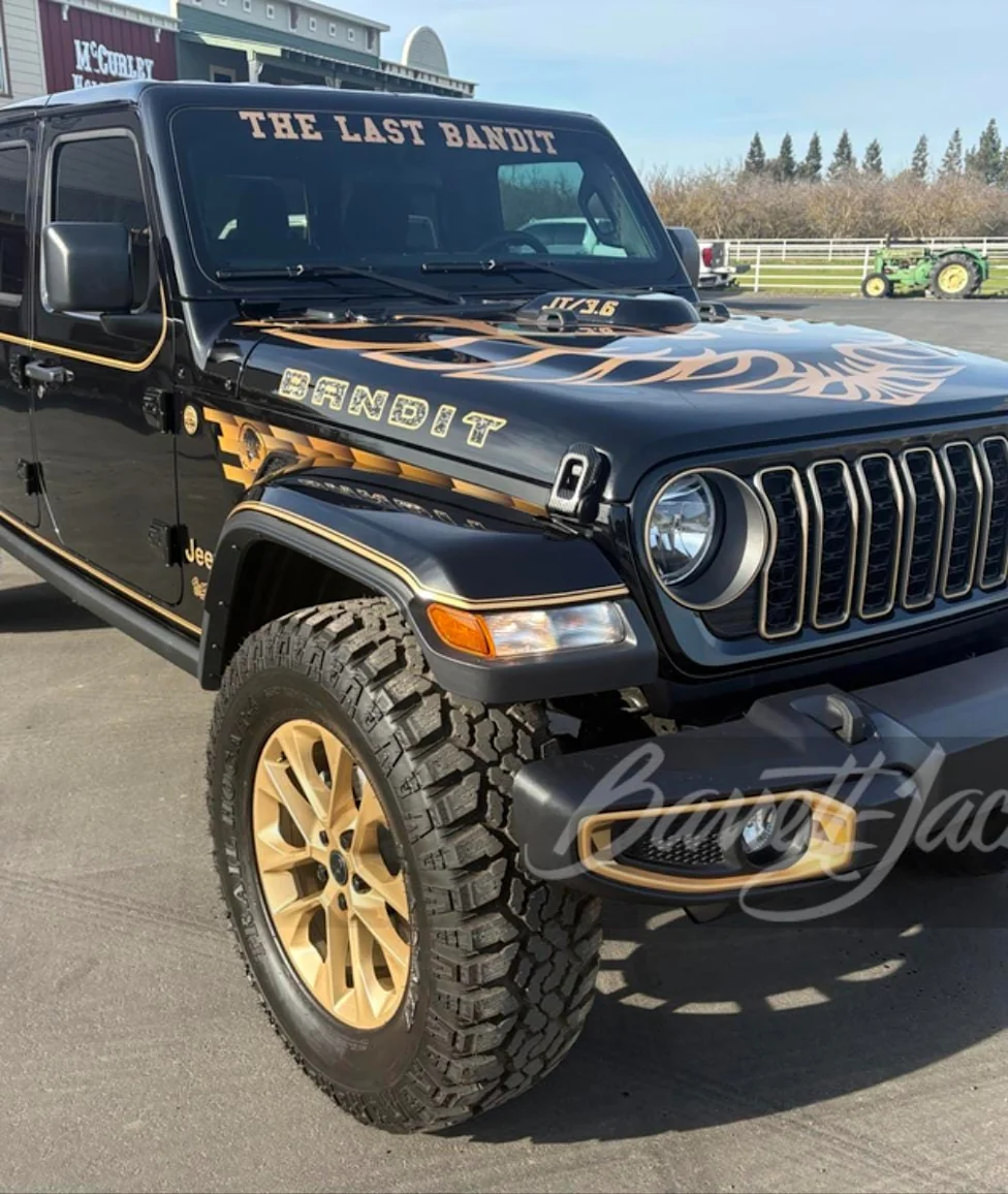 Jeep, Jeep Gladiator, This Final 'Endgame' Bandit Outlaw 2025 Jeep Gladiator Rolls to Barrett-Jackson Las Vegas With 176 Miles