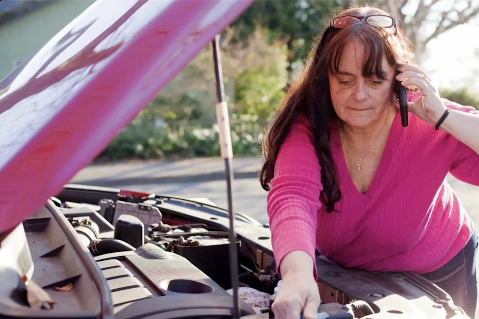 5 things to do when the car’s check engine light comes on before spending money at the mechanic