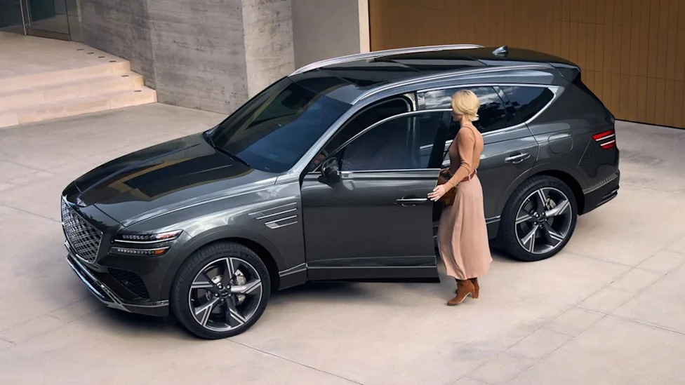 Genesis' GV80 Hybrid debuts with a liquid-cooled battery, 25% better fuel economy
