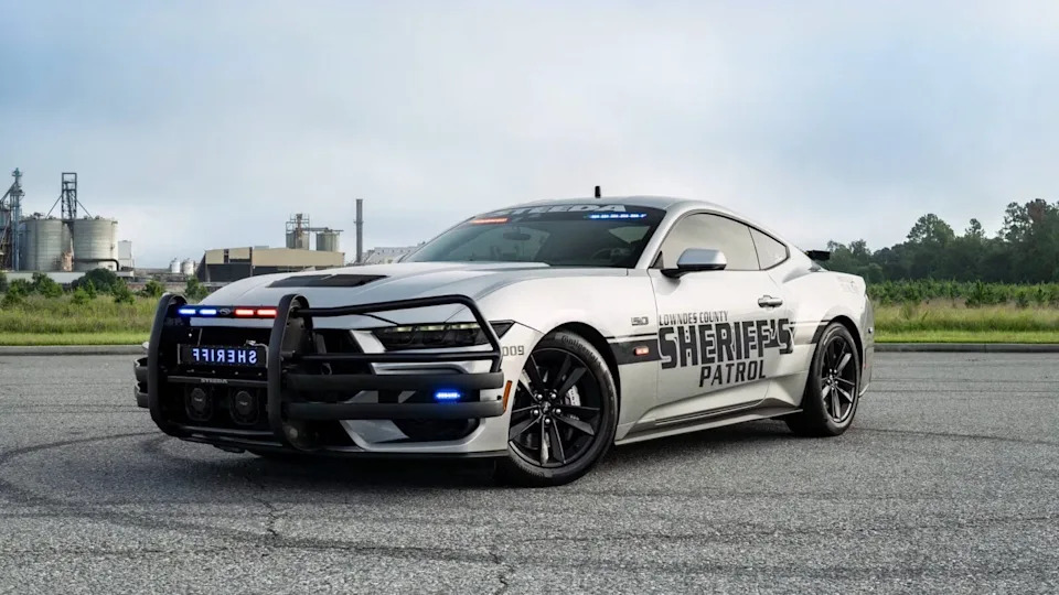 Police Departments Are Now Getting Their Mustangs Modified By Steeda