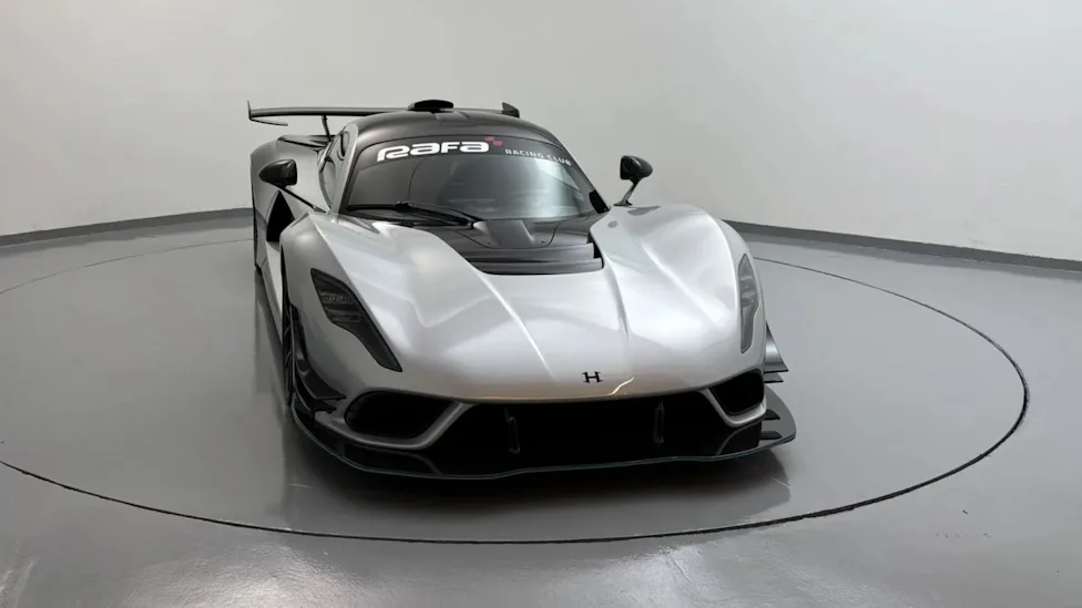 This 1,800-HP Hennessey Venom F5 Is A 300-MPH Collector’s Nightmare