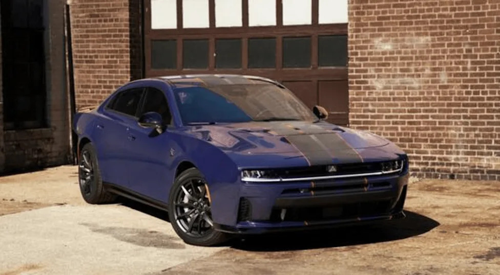 Dodge, Dodge Charges $795 for Purple Haze, a 60th-Birthday Paint That Plays Hide-and-Seek With the Sun