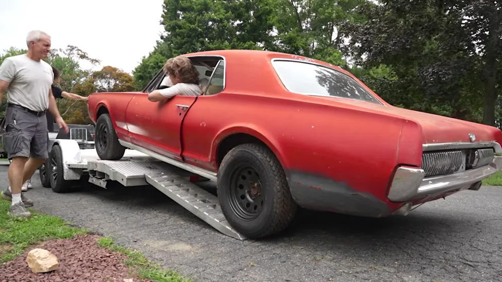 Abandoned 1967 Mercury Cougar Gets Resurrected After Years of Decay