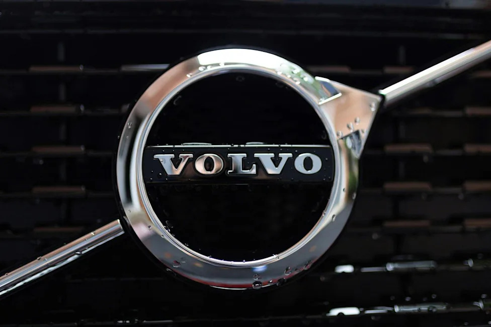 Volvo's Big Rigs Now Update Their Own Software While You Grab Coffee