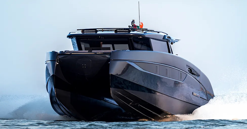 Brabus, BRABUS ULTIMA 55: A 725-HP Foiling Catamaran That Hits 40 Knots