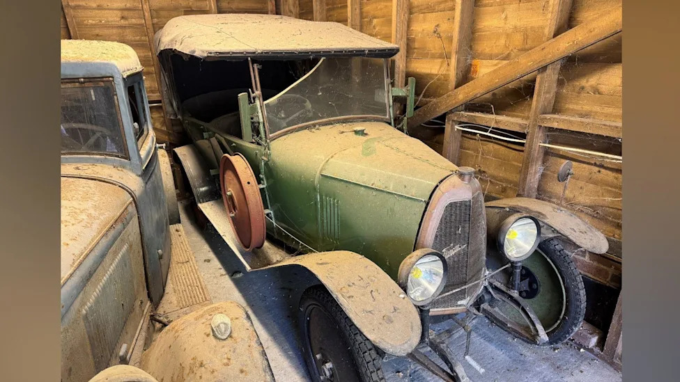 Rare 1934 Streamline car sells for £62,000