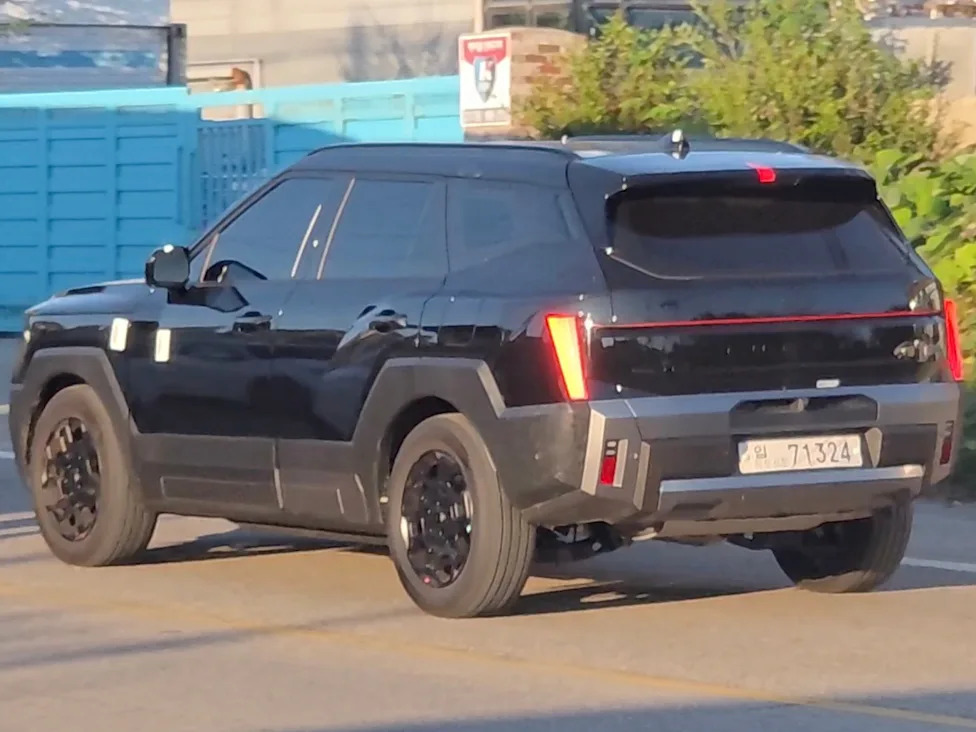 2027 Hyundai Tucson XRT Dials Back the Blacked-Out Off-Road Look