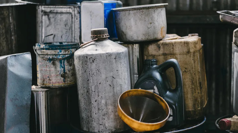 Why Do Some Mechanics Taste Engine Oil And Is It Actually Safe?