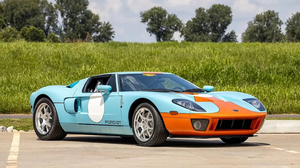 Ford, Ford GT, This 2006 Ford GT Heritage Edition Has Spent 20 Years Barely Moving—Now It Just Sold for $2.1 Million