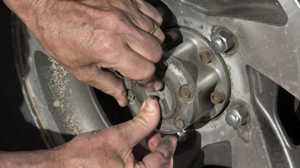 How Do The Locking Hubs On 4x4 Wheels And Tires Work?