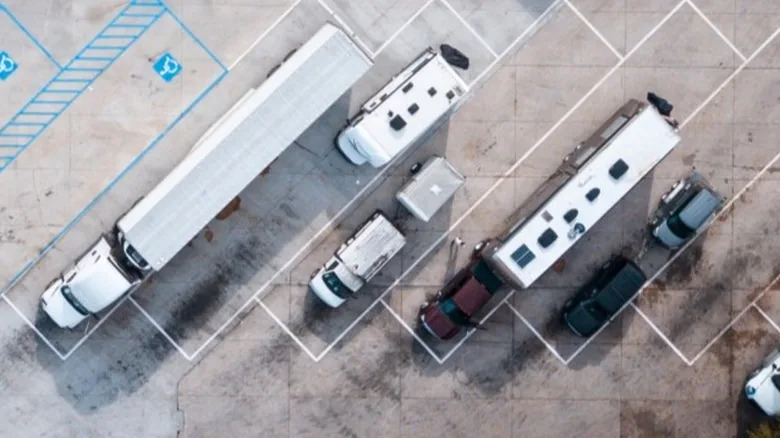 Can You Park A Car At A Truck Stop?