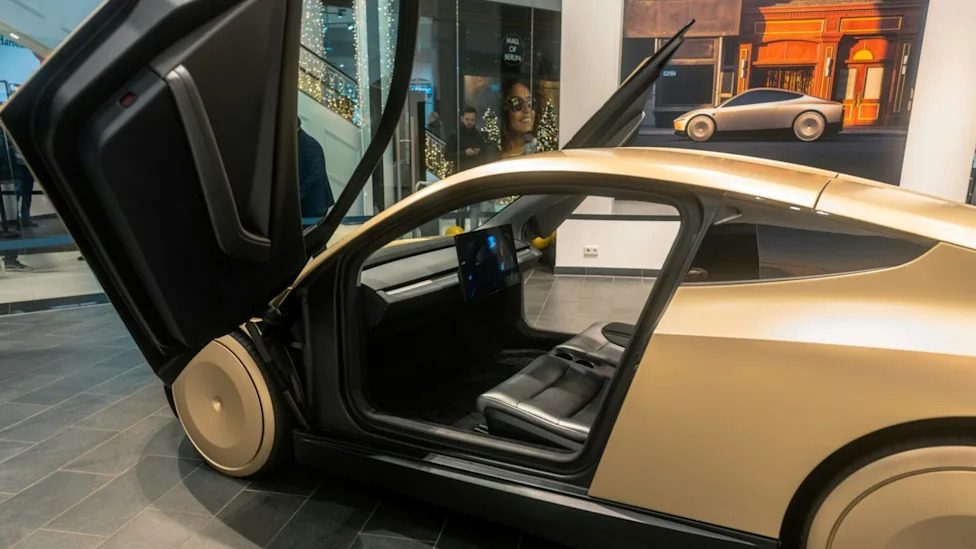 Tesla’s futuristic Cybercab loses an entire door panel in Philadelphia crash
