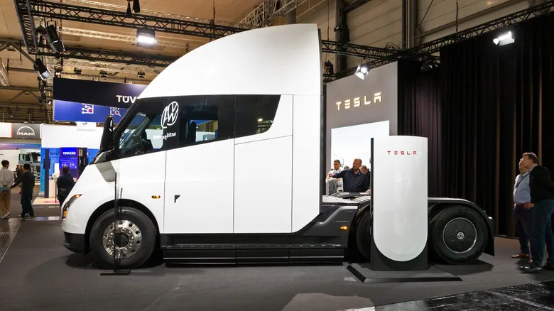 The Oil Crisis Could Be Exactly What Tesla EV Semi-Trucks Need To Succeed