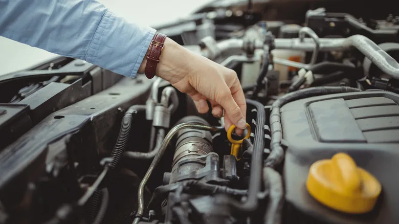 Why Do Some Mechanics Taste Engine Oil And Is It Actually Safe?