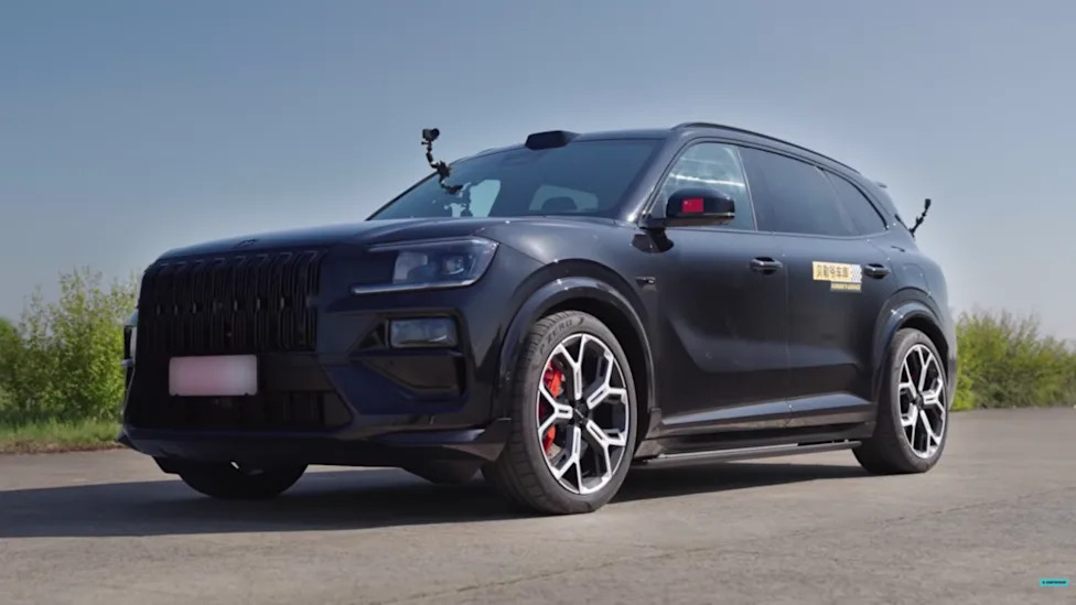 Rolls-Royce Should Be Worried About This 1,400HP Chinese Luxury SUV