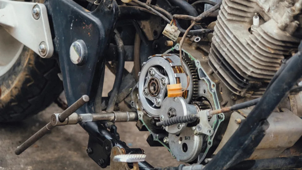 How Does A Slipper Clutch Work On A Motorcycle?