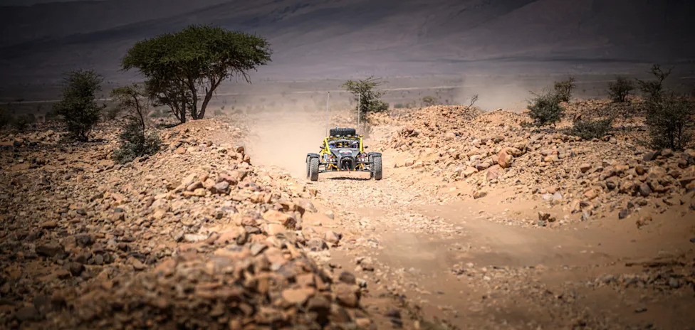 This Roofless, Doorless Ariel Nomad Drove Over 1,700 Miles Through the Sahara Without a Single Breakdown