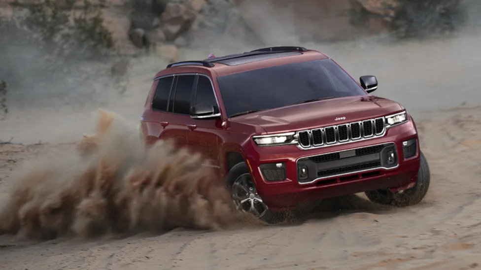 'Creates A Road Hazard': Jeep Recalls Nearly 400K Grand Cherokee SUVs