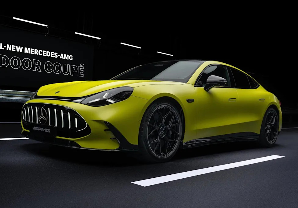 Mercedes-AMG GT Facelift Prototype Goes Up In Flames During Testing
