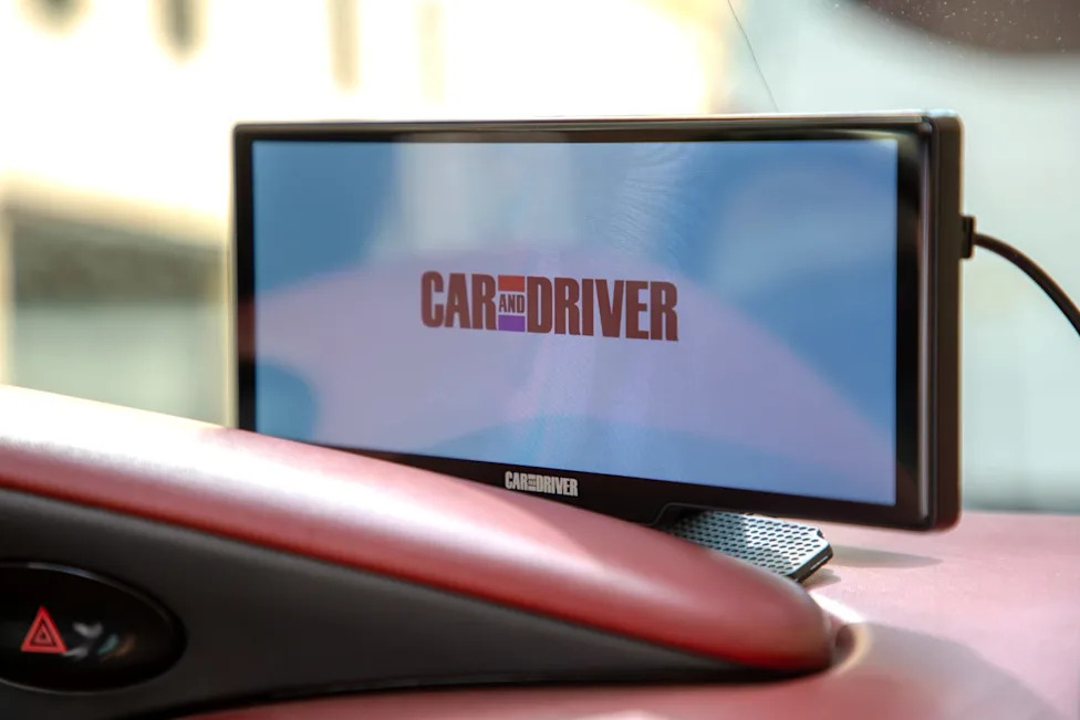 This Simple Upgrade Brings CarPlay to Almost Any Older Car