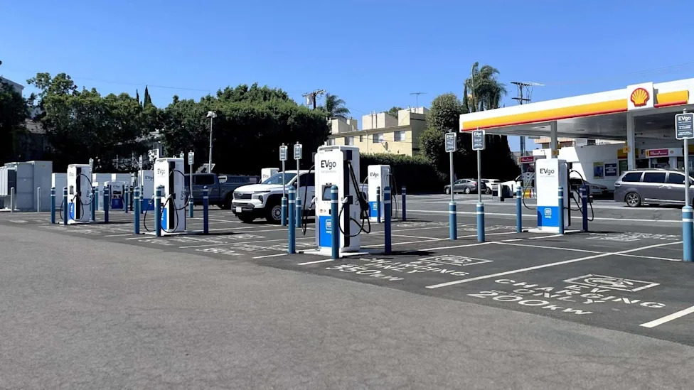 LA’s Largest Non-Tesla EV Charging Station Opens With A Surprise: CHAdeMO Support